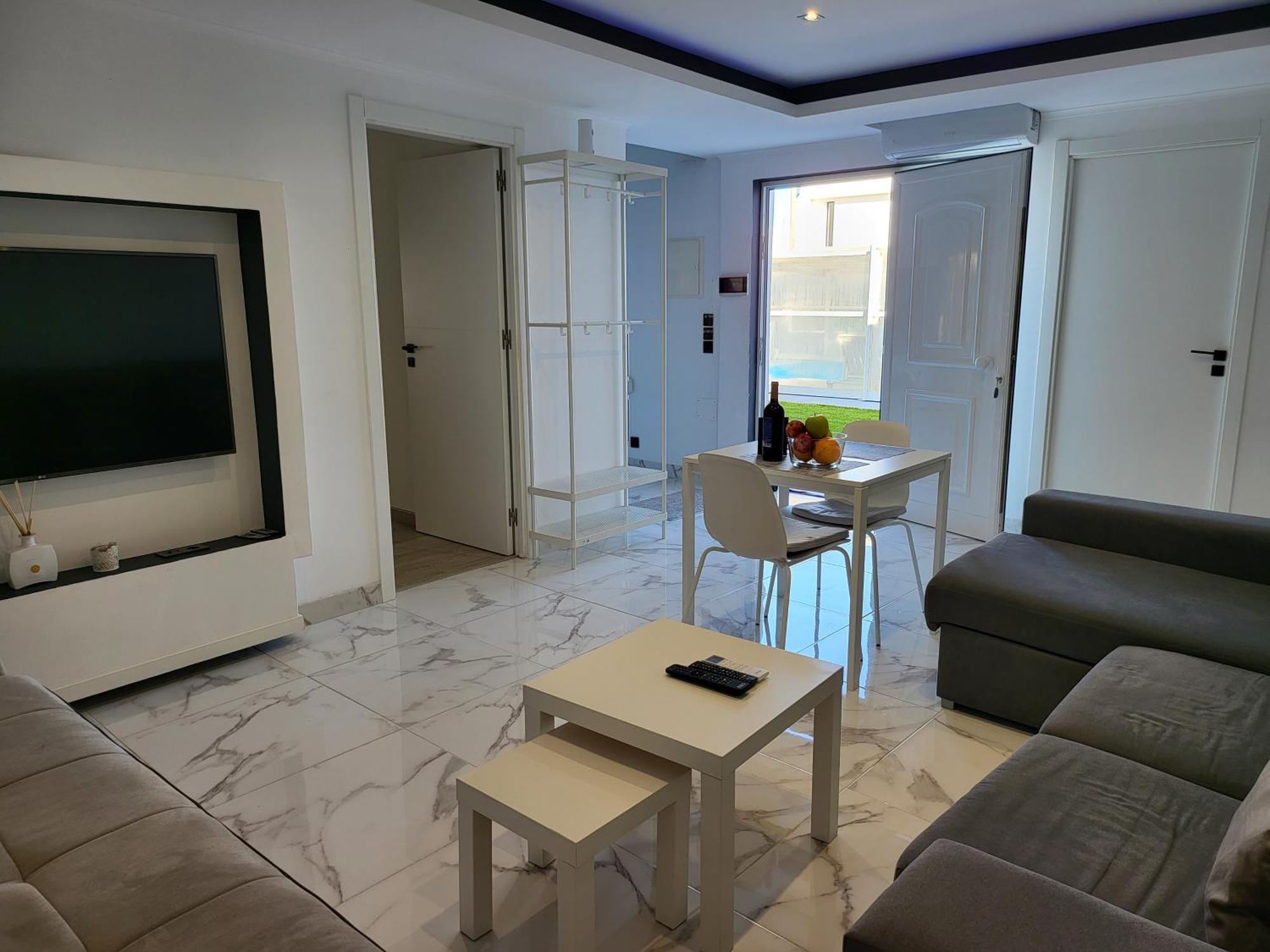 Aroeira Tropical Villa - Omega Charneca  Εξωτερικό φωτογραφία